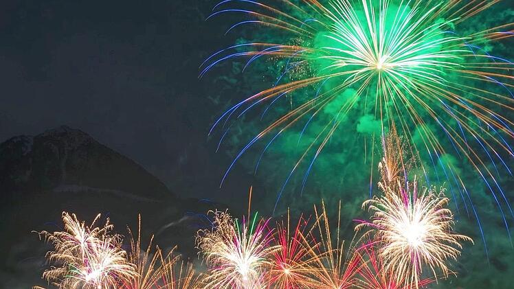 Silvesterfeuerwerk  am Königssee in Oberbayern.