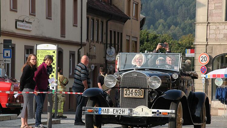 Startnummer 1: Ein Ford A Coupe, Baujahr 1931.  Foto: Kerstin Väth
