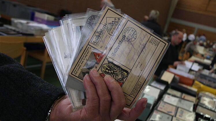 Feldpost aus dem ersten Weltkrieg: Der Platz auf den Karten wurde voll ausgenutzt. Fotos: Gerd Schaar