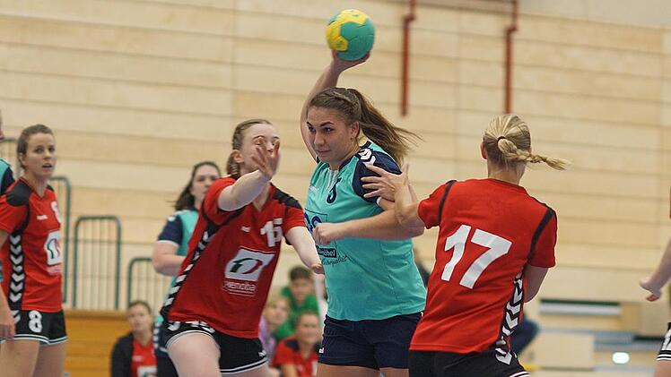 Es ist genau jener Zug zum Tor wie hier von Fabienne Seufert, der den SG-Spielerinnen in dieser Saison oft gefehlt hat. Bei der schweren Auswärtspartie am Samstag in Landshut will die Gahn-Truppe hier weitere Fortschritte erzielen.  Foto: Matthias Schneider