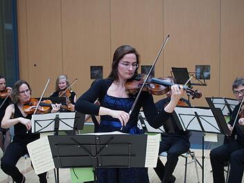 Adeline Ebert interpretierte den Frühling aus Vivaldis Vier Jahreszeiten. Foto: Nicole Julien-Mann
