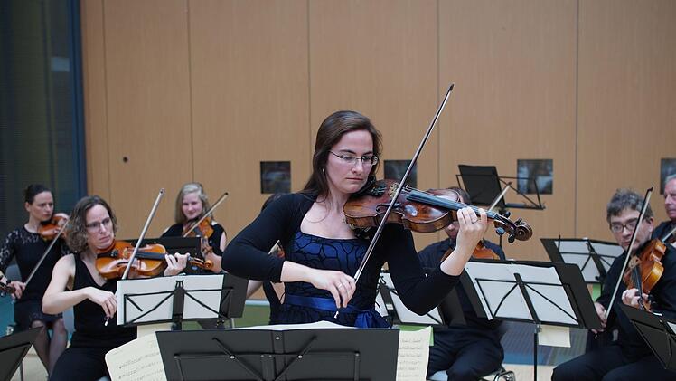 Adeline Ebert interpretierte den Frühling aus Vivaldis Vier Jahreszeiten. Foto: Nicole Julien-Mann