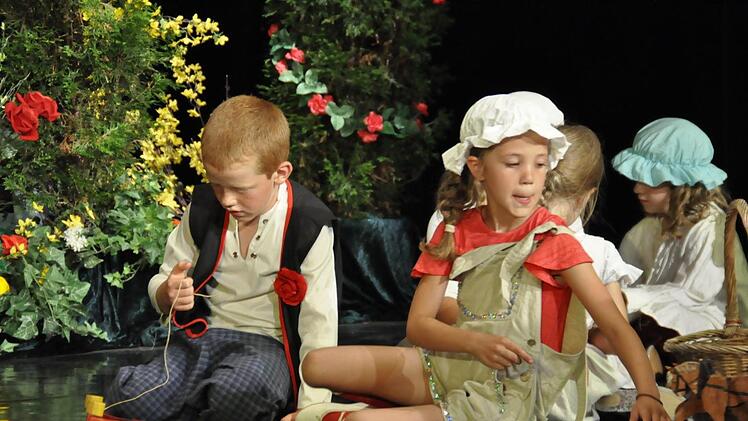 "Die Schöne und das Biest" : Aufführung des Kindermusicals des Herz Jesu Kinder- und Jugendchores und der Musikschule Bad Kissingen Foto: Peter Klopf