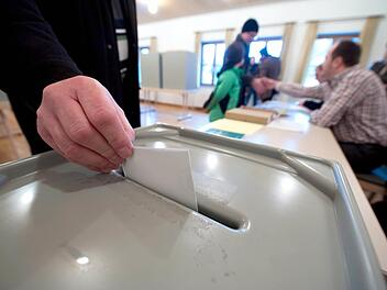 Gerade mal ein Kreuzchen dürfen die Bediensteten bei FTE in Ebern heute auf ihrem Wahlzettel machen, obwohl es 17 Personen und deren Ersatzleute zu wählen gilt. Armin Weigel/dpa