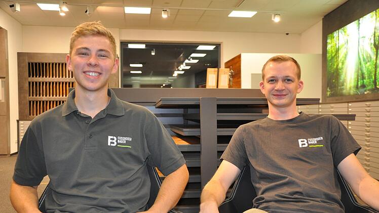 Felix Bauer (links) und Frederik "Freddy" Köhler sind zwei der insgesamt drei Kammersieger im Parketthandwerk in Bayern.  Foto: Petra Heurich