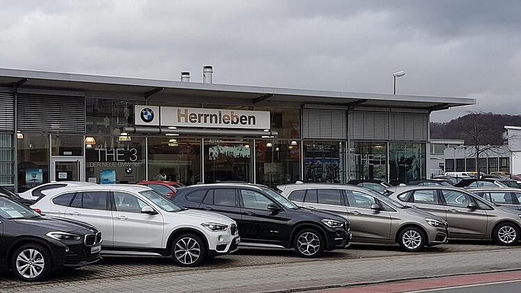 Das Kulmbacher Autohaus  hat einen neuen Besitzer: Aus BMW Herrnleben wird BMW Rhein. Foto: Alexander Hartmann