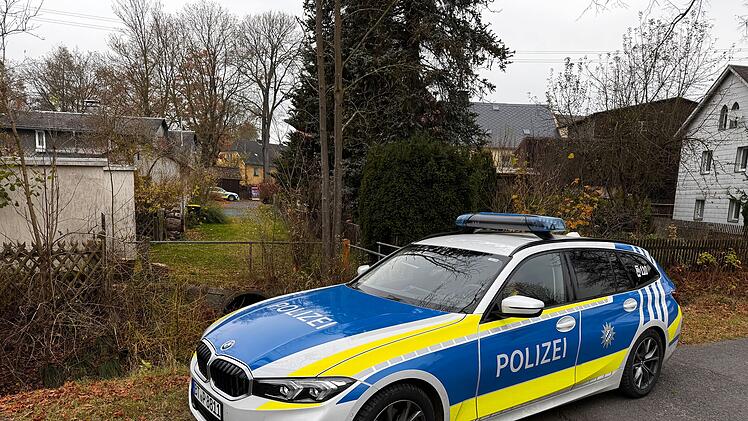 Kreis Wunsiedel: Mann (68) will Wohnhaus in die Luft sprengen: Polizei und SEK suchen Gebäude nach Dynamit ab