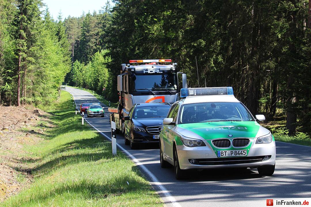 Ausfahrt mit dem Roller endet tödlich: Biker kollidieren auf Kreisstraße bei Pegnitz