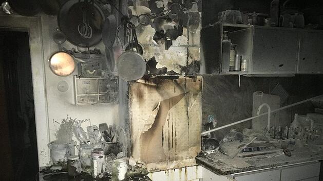 Bei einem Fettbrand in Merkendorf wurde die Küche  zerstört und Gebäudeteile beschädigt. Die Bewohner konnten sich rechtzeitig retten. Foto: Freiwillige Feuerwehr Merkendorf
