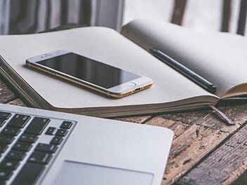Wo liegt der Unterschied zwischen Homeoffice oder Mobile Office? Symbolfoto: David Schwarzenberg/pixybay