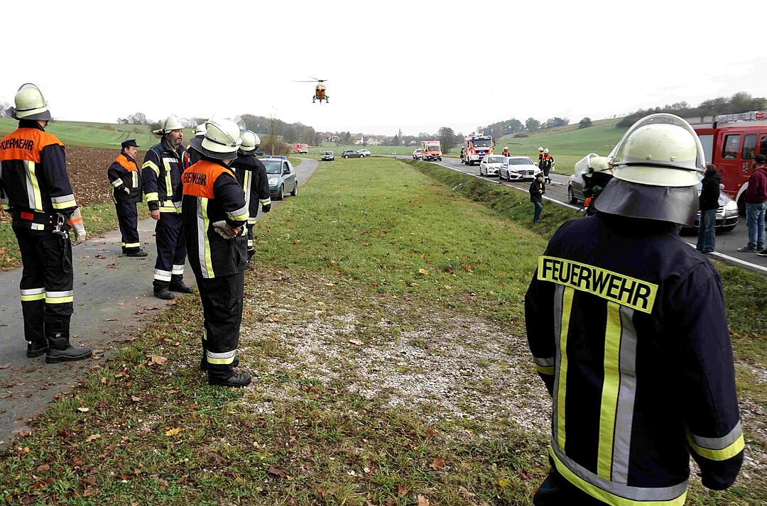 Unfall bei Neundorf - Corvette kommt von Straße ab