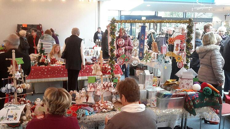 "Zauberhafter Advent" hieß es am Sonntag in Bad Brückenau. Die Veranstaltung mit einer attraktiven Angebotspalette war fast durchgehend gut besucht. Rolf Pralle
