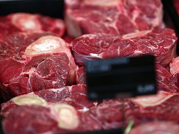 Fleisch k&ouml;nnte schon bald teurer werden. Foto: Oliver Berg/dpa