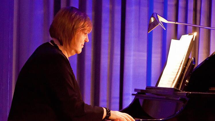 Souveräne Partnerin am Klavier war Viola Bornscheuer.