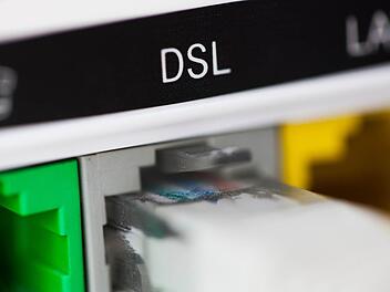 Die Marktgemeinde Marktleugast treibt den Breitbandausbau zügig voran. Symbolfoto: Rolf Vennenbernd/dpa