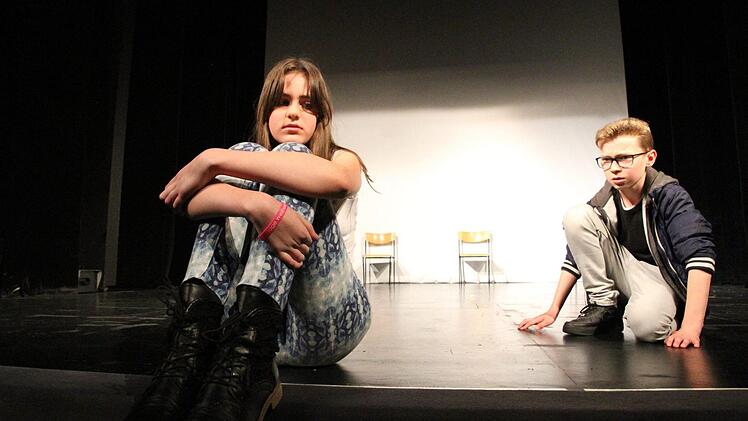 Viktoria König und Henri Hamelmann in "Wechselspiel"  Foto: Olga Seehafer