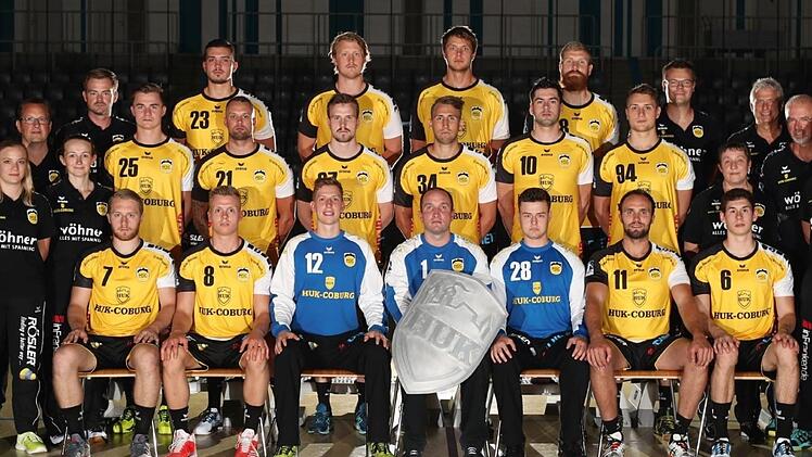 Offizielles Mannschaftsfoto: Mit diesen Spielern startet der HSC 2000 Coburg in die neue Saison.  Foto: PR