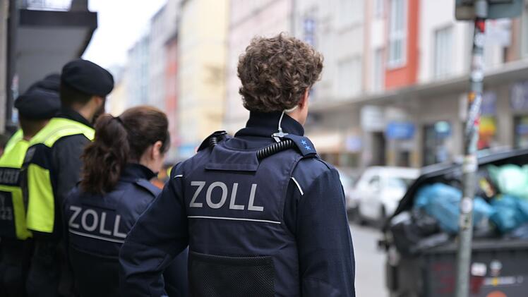 Gro&szlig;einsatz der Polizei und Zoll in M&uuml;nchen