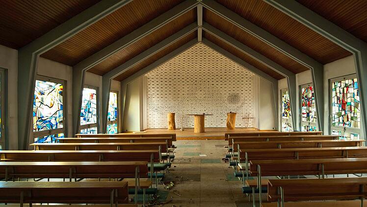 ....aus der Hauskapelle des leer stehenden Kursanatoriums.