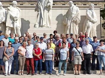 Die oberfränkische Reisegruppe vor dem ungarischen Parlament in Budapest Foto: Klaus-Peter Wulf