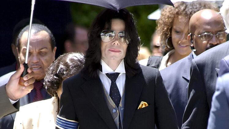 Michael Jackson, der "King of Pop", bleibt auch 20 Jahre nach einem der spektakulärsten Gerichtsprozesse der Musikgeschichte ein globales Phänomen - am Ende wurde er 2005 freigesprochen.