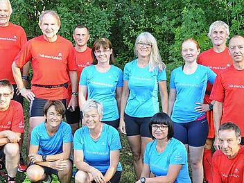 Die Teilnehmer am Trail-Laufkurs der LG Ludwigschorgast: Stehend von links: Michael Stübinger, Ewald Beckstein, Stefan Günther, Heike Zirbs, Cornelia Kastner, Maren Pelz, Steffen Partenfelder und Matthias Stutz. Vorne, von links: Edelbert Beck, Jutta Kratzel, Silvia Kraus, Petra Günther und Organisator Michael Kraus. Es fehlen Cornelia Meile und Heike Schweens. Foto: privat