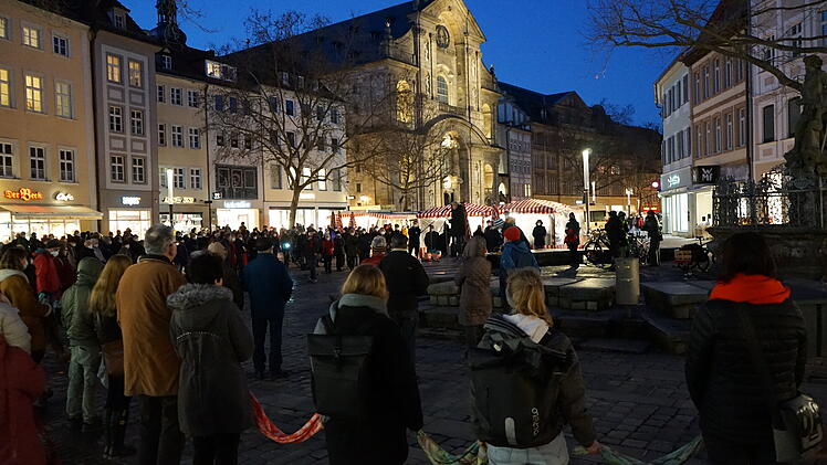 Menschenkette in Bamberger Innenstadt
