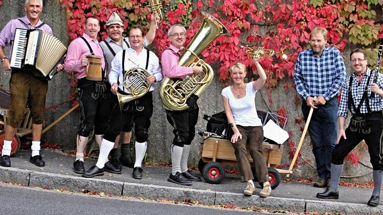 Lauter bekannte Gesichter und Musiker, die sich fürs Kirchweih-Ständela zusammentaten.