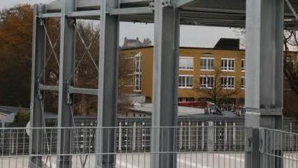Von einigen Stellen auf der obersten Ebene der neuen Parkpalette ist die Veste zu erblicken. Foto: Simone Bastian