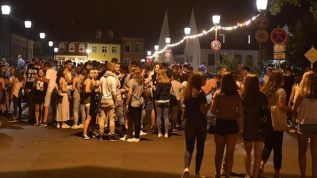 Auch nach der Absage der Sandkirchweih rechnet die Polizei mit Besucherandrang am letzten Augustwochenende. Bilder von der "Feiermeile Markusbr&uuml;cke" wird es dennoch nicht geben. 2017 soll hier ganz normal Verkehr flie&szlig;en.  Foto: Ronald Rinklef