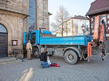 Ein 61-Jähriger prallte am Donnerstagnachmittag gegen die Mauer der Michelauer Kirche. Foto: Klaus Gagel