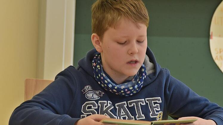 Ferdinand Uhl aus der Staatlichen Realschule Co I hat den Bezirksentscheid im Lesewettbewerb der fünften Klassen am Dienstag gewonnen. Gabi Arnold