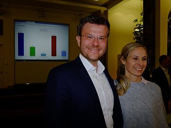 Weil die CSU die Stichwahl gewonnen hat, heißt Nürnbergs neues Stadtoberhaupt Marcus König (l., mit Ehefrau Anke) Foto Nikolas Pelke