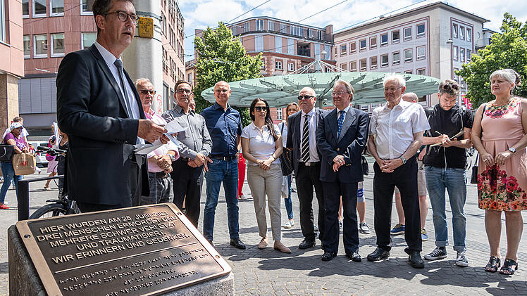 Stadt Würzburg erinnert mit Stele an tragische Messerattacke