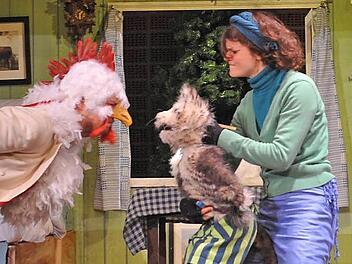 Findus und Caruso geraten sich in die Haare und die Federn.  Fotos: AndreaKremper