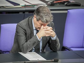 Grüne kassieren Umfrage-Klatsche - Union stellt gesamte Ampel in den Schatten