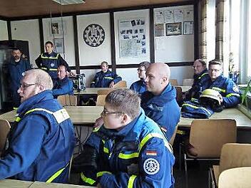 Bei der Lagebesprechung Foto: Karoline Kötter