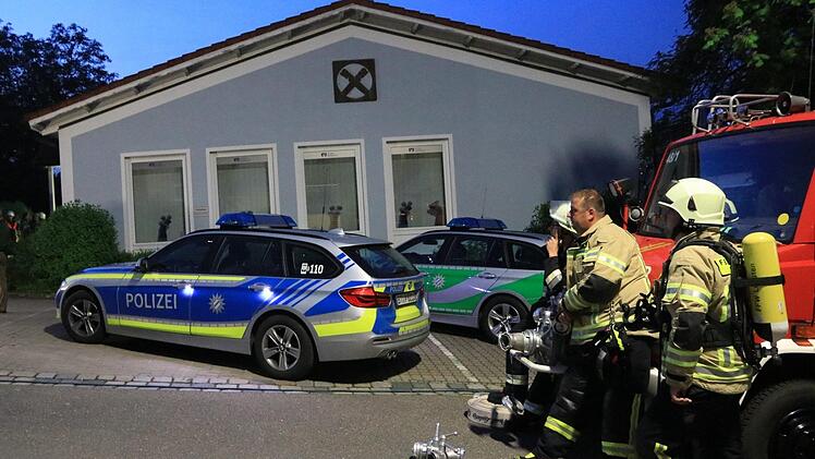 Die Feuerwehr stellte nach dem missglückten Sprengungsversuch Gas fest, dass zur Zündung hätte führen sollen. Archivfoto: NEWS5/Merzbach