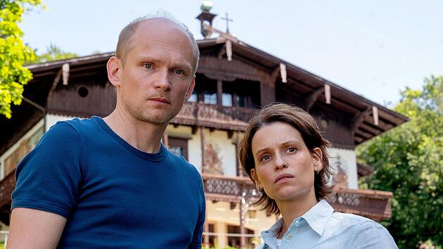 Das Ermittler-Duo Kawig-Schuster (Bernhard Conrad und Kristin Suckow) l&ouml;st seinen zweiten Fall. Der Th&uuml;ringen-Krimi um eine besondere Ermittlungsarbeit bietet ambitioniert gebaute F&auml;lle, akribische Ermittlungsarbeit und richtig gutes Schauspiel.