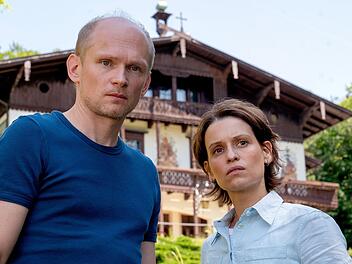 Das Ermittler-Duo Kawig-Schuster (Bernhard Conrad und Kristin Suckow) l&ouml;st seinen zweiten Fall. Der Th&uuml;ringen-Krimi um eine besondere Ermittlungsarbeit bietet ambitioniert gebaute F&auml;lle, akribische Ermittlungsarbeit und richtig gutes Schauspiel.