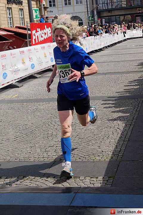 Weltkulturerbelauf 2017 in Bamberg: Der Zieleinlauf am Maxplatz