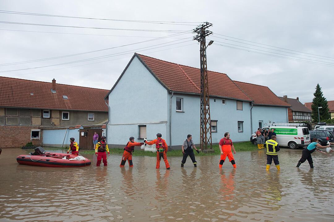 Hochwasser in Deutschland: Der Kampf gegen die Fluten