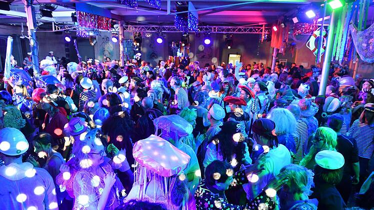 Beim Rosenmontagsball in Bamberg
