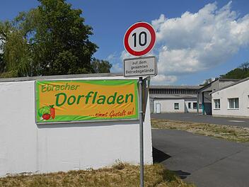 In Sachen Ebracher Dorfladen hat das Areal in der Bahnhofstraße die Nase vorn. Foto: Walter Hanslok
