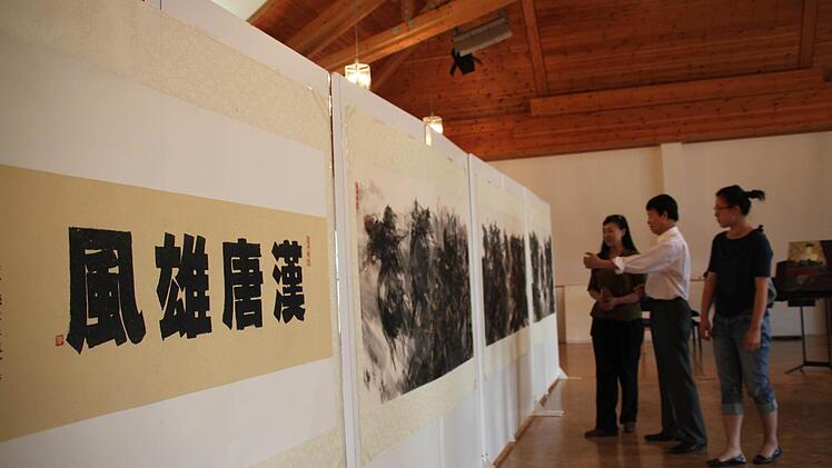 Das Gesamtkunstwerk, an dem So Meilun zehn Jahre gemalt hat, ist 22 Meter lang und erstmals in Deutschland zu sehen. Foto: Kerstin V&auml;th