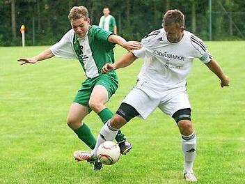 Der Katschenreuther Moritz Amon (l., hier im Spiel gegen den SC Hummeltal) spielte in Kehlheim ein gutes Turnier. Foto: Archiv/Limmer