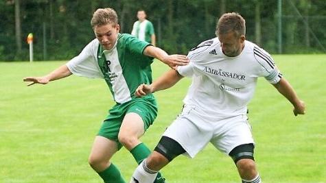 Der Katschenreuther Moritz Amon (l., hier im Spiel gegen den SC Hummeltal) spielte in Kehlheim ein gutes Turnier. Foto: Archiv/Limmer