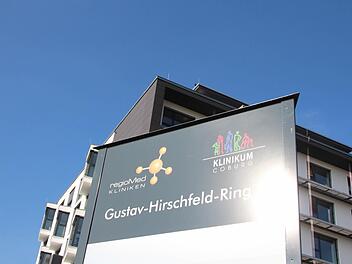 Logo der Regiomed-Kliniken-GmbH am Standort Coburg. Foto: Archiv