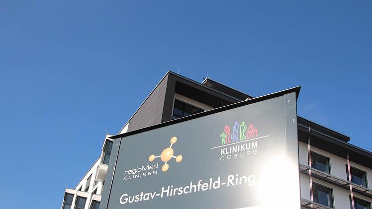 Logo der Regiomed-Kliniken-GmbH am Standort Coburg. Foto: Archiv