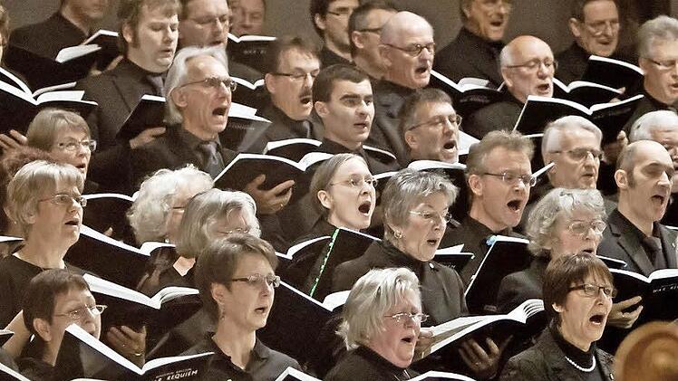 Der Coburger Bachchor zeigte großes Engagement bei der Aufführung des "War Requiems" in St. MorizFoto: Jochen Berger